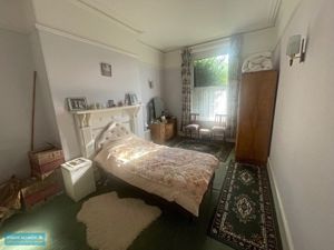Bedroom- click for photo gallery